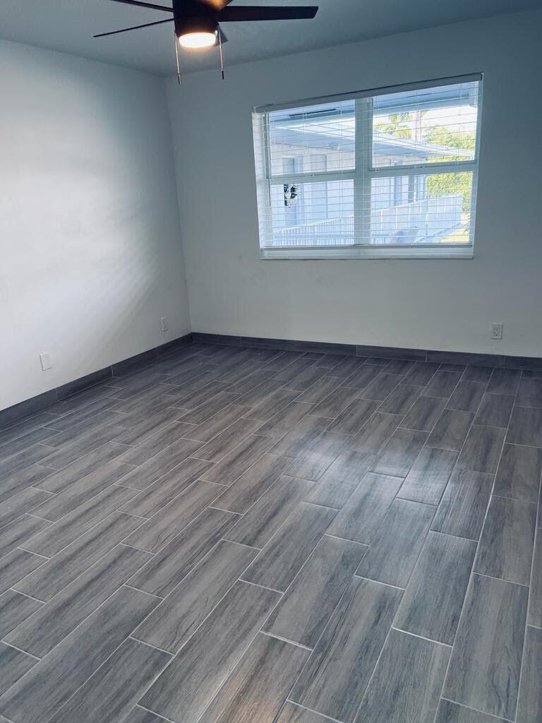 930 N 14th Hollywood, FL 33020