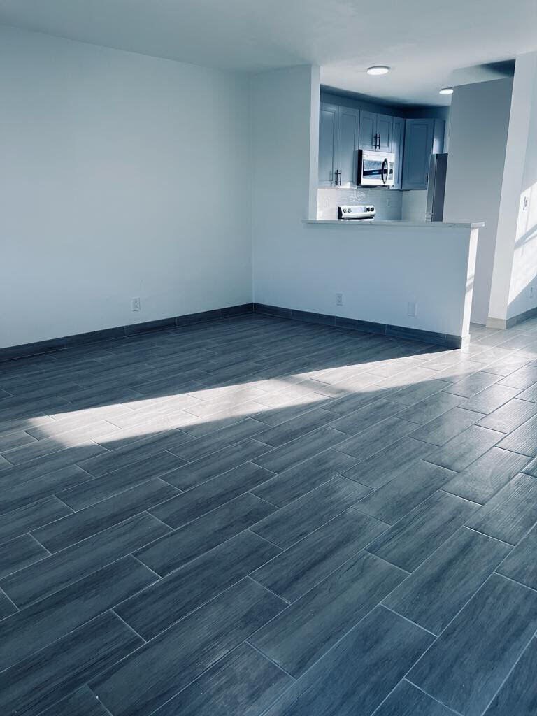 930 N 14th Hollywood, FL 33020