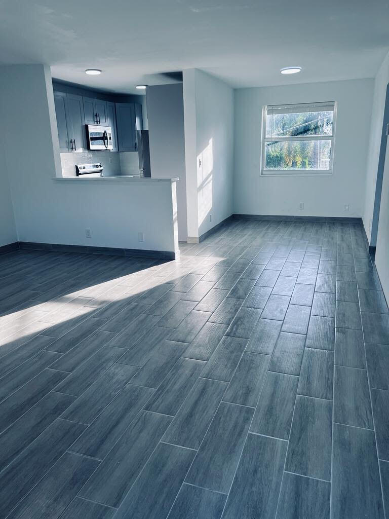 930 N 14th Hollywood, FL 33020