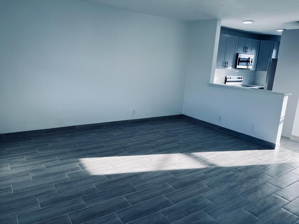 930 N 14th Hollywood, FL 33020