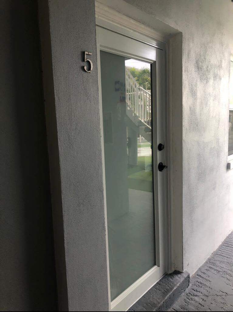 930 N 14th Hollywood, FL 33020