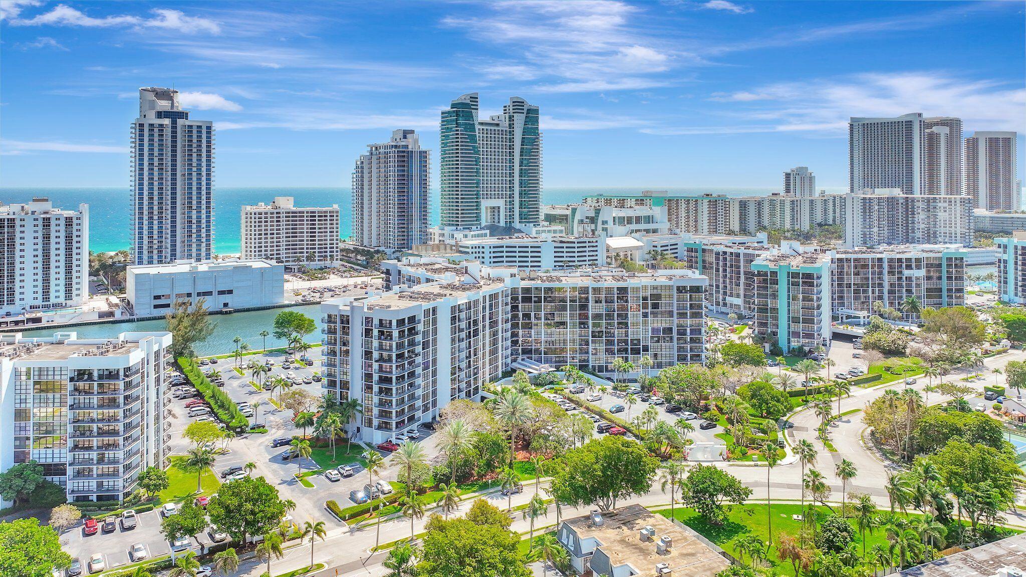 600 Parkview #230