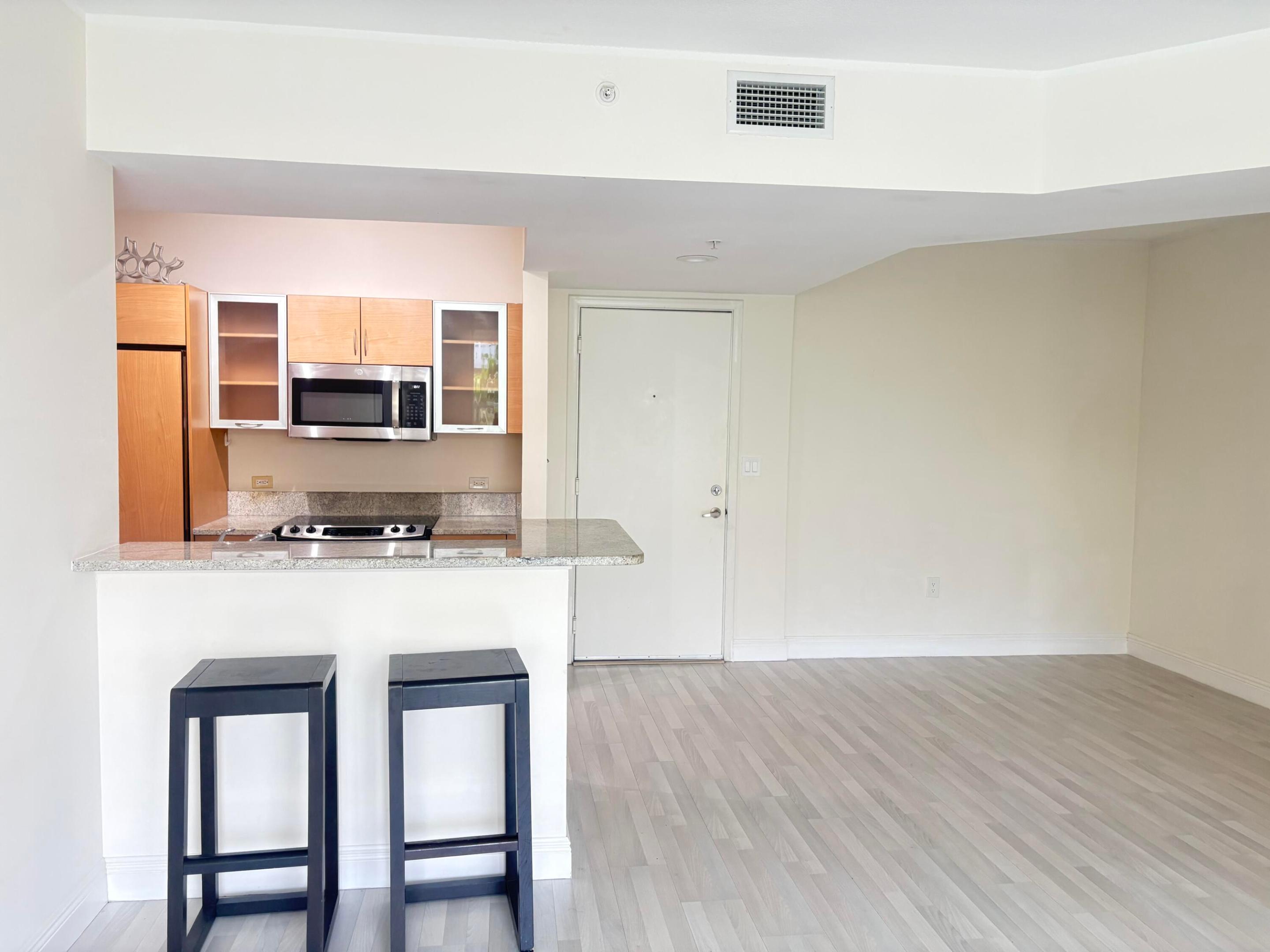 image The Venture at Aventura1