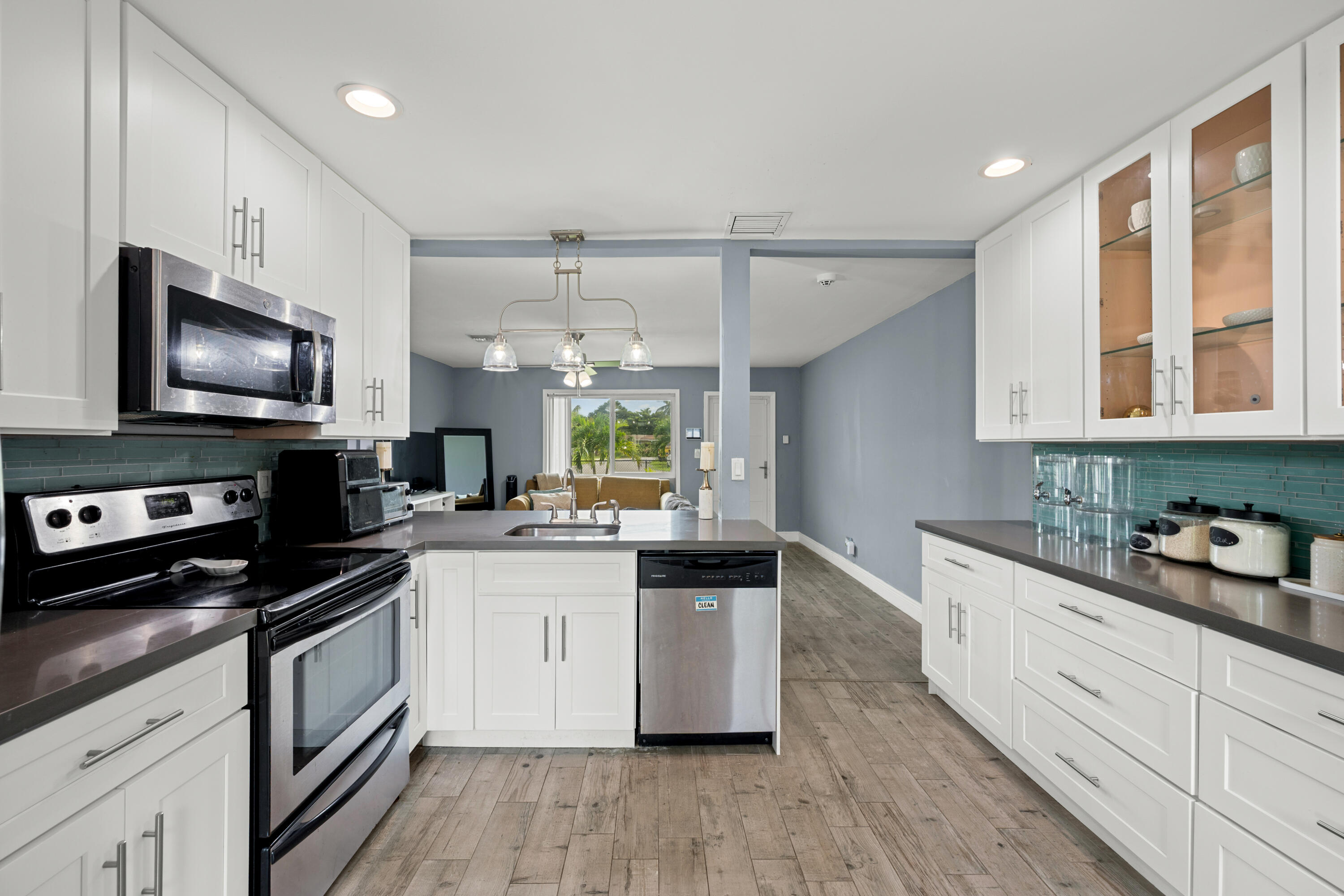 3767 SW 16th Ct Fort Lauderdale, FL 33312