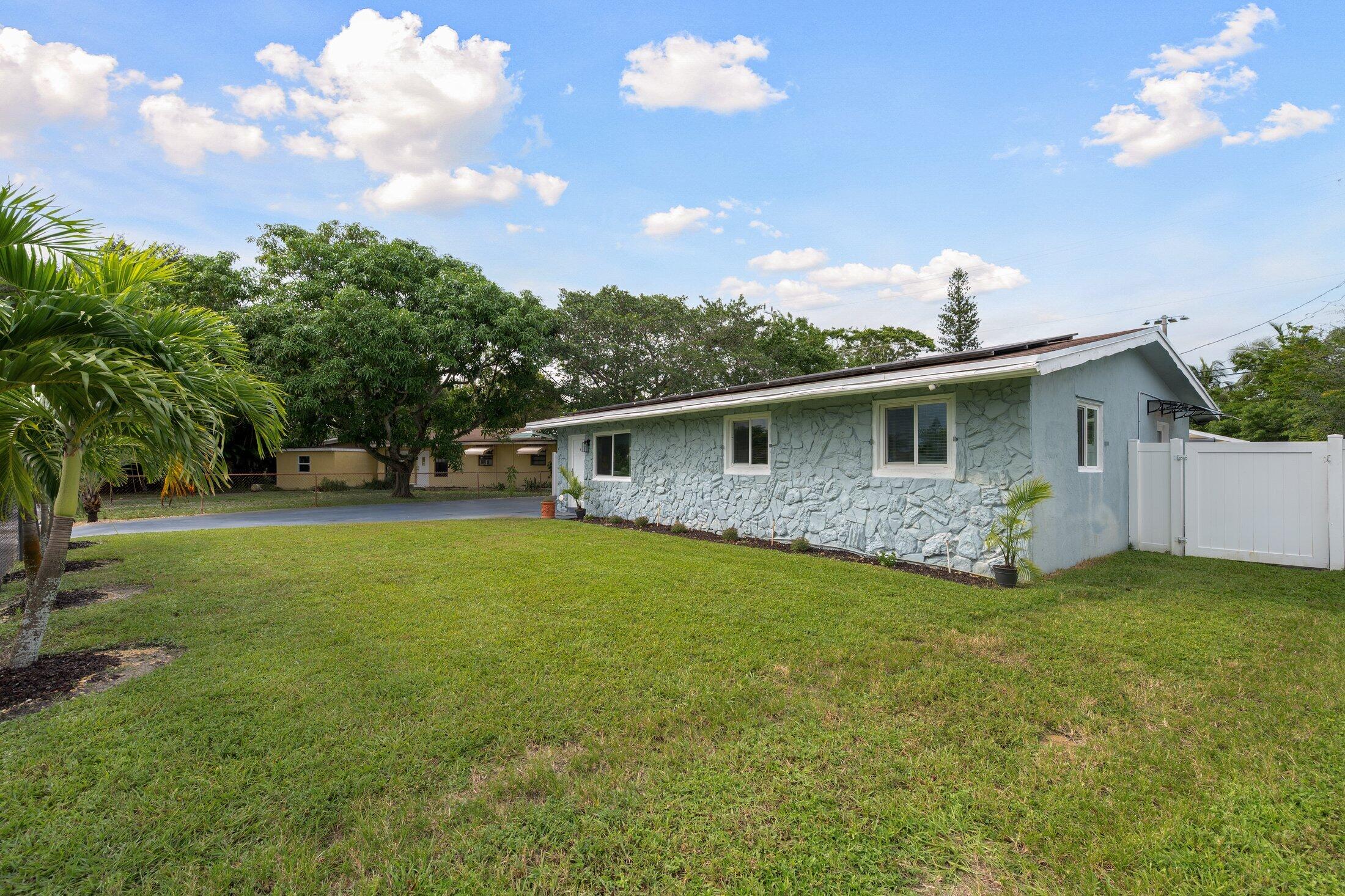 3767 SW 16th Ct Fort Lauderdale, FL 33312