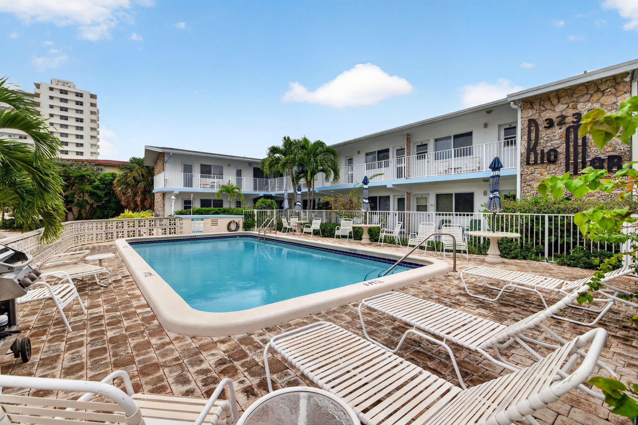 3232 Canal Dr