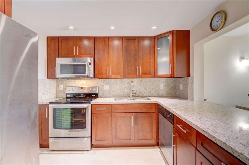 2322 S Cypress Bend Dr #611