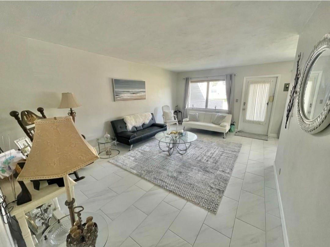 1920 Ne 51st Ct #101