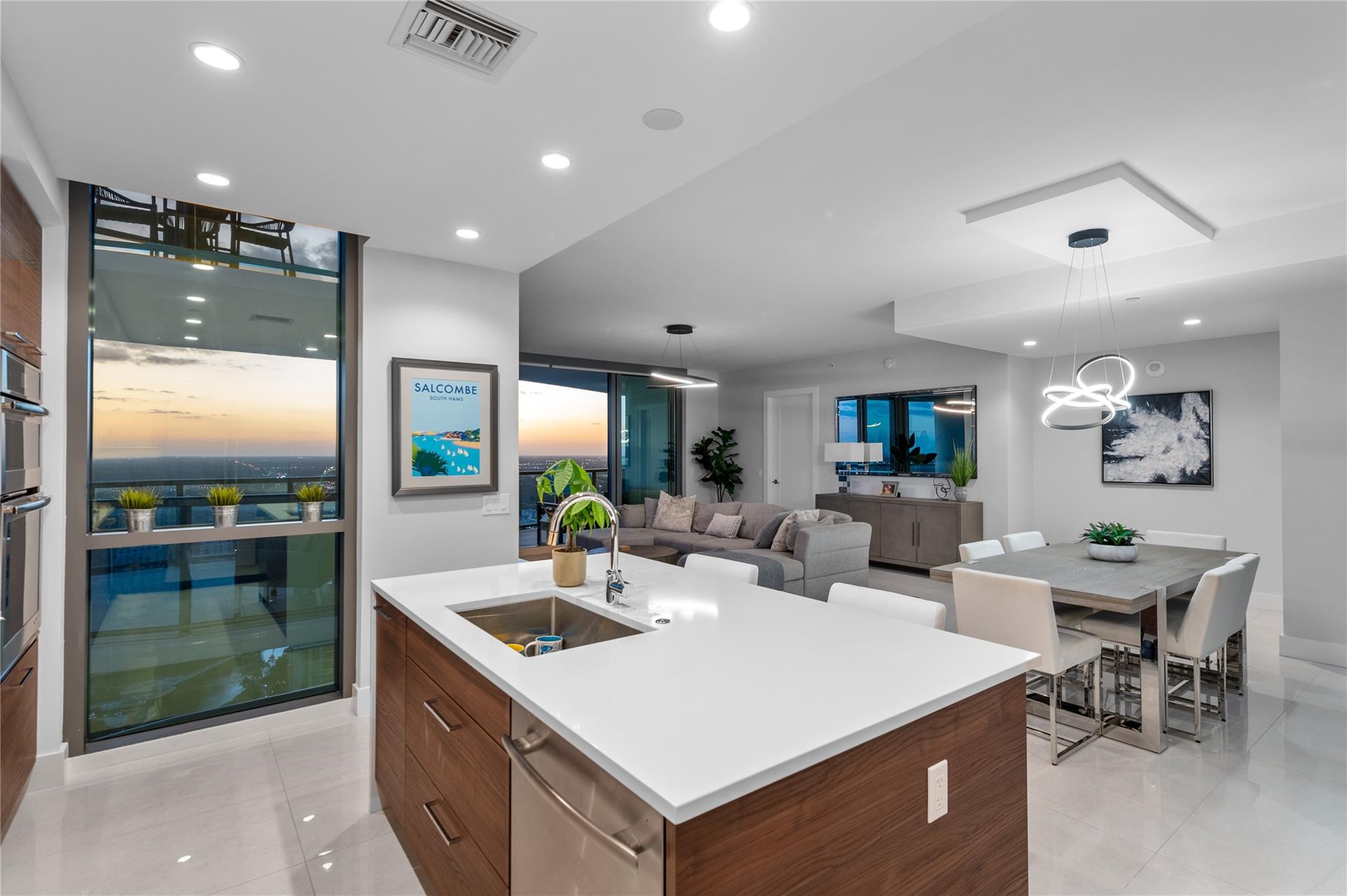 100 E Las Olas Blvd #4504 Fort Lauderdale, FL 33301