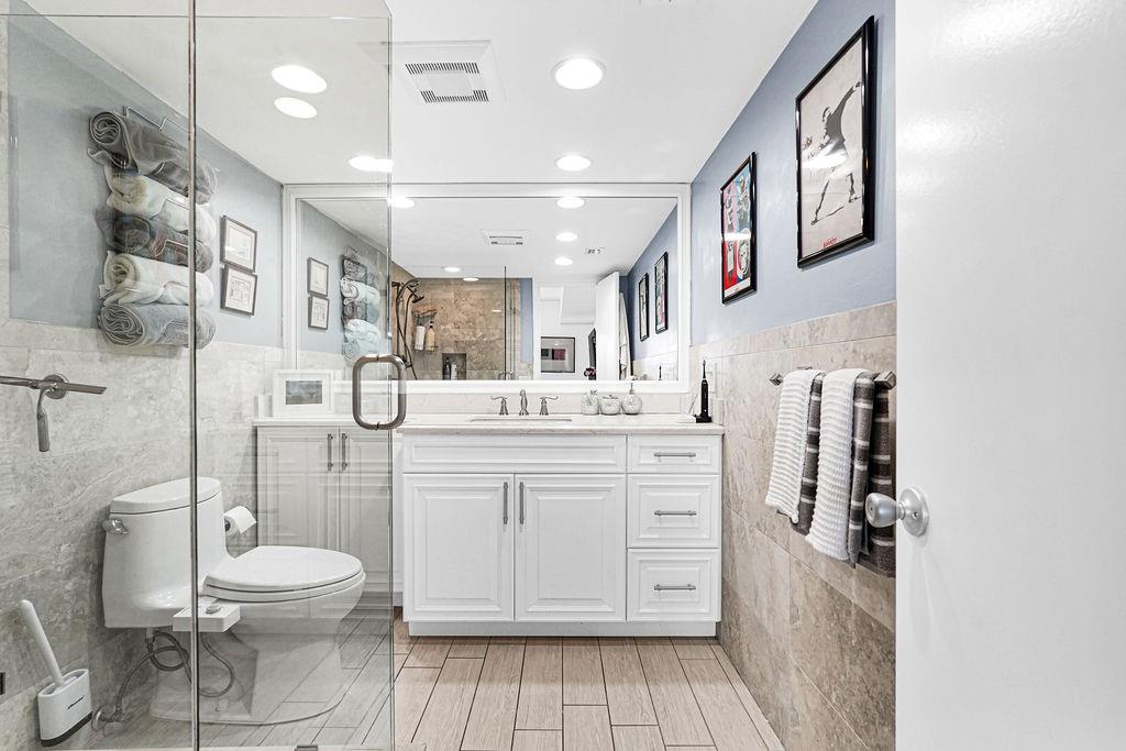 5100 Bayview Dr #404 Fort Lauderdale, FL 33308