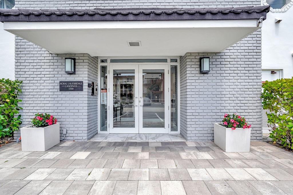 5100 Bayview Dr #404 Fort Lauderdale, FL 33308
