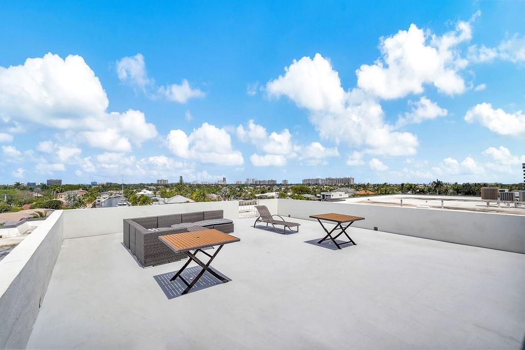 5100 Bayview Dr #404 Fort Lauderdale, FL 33308