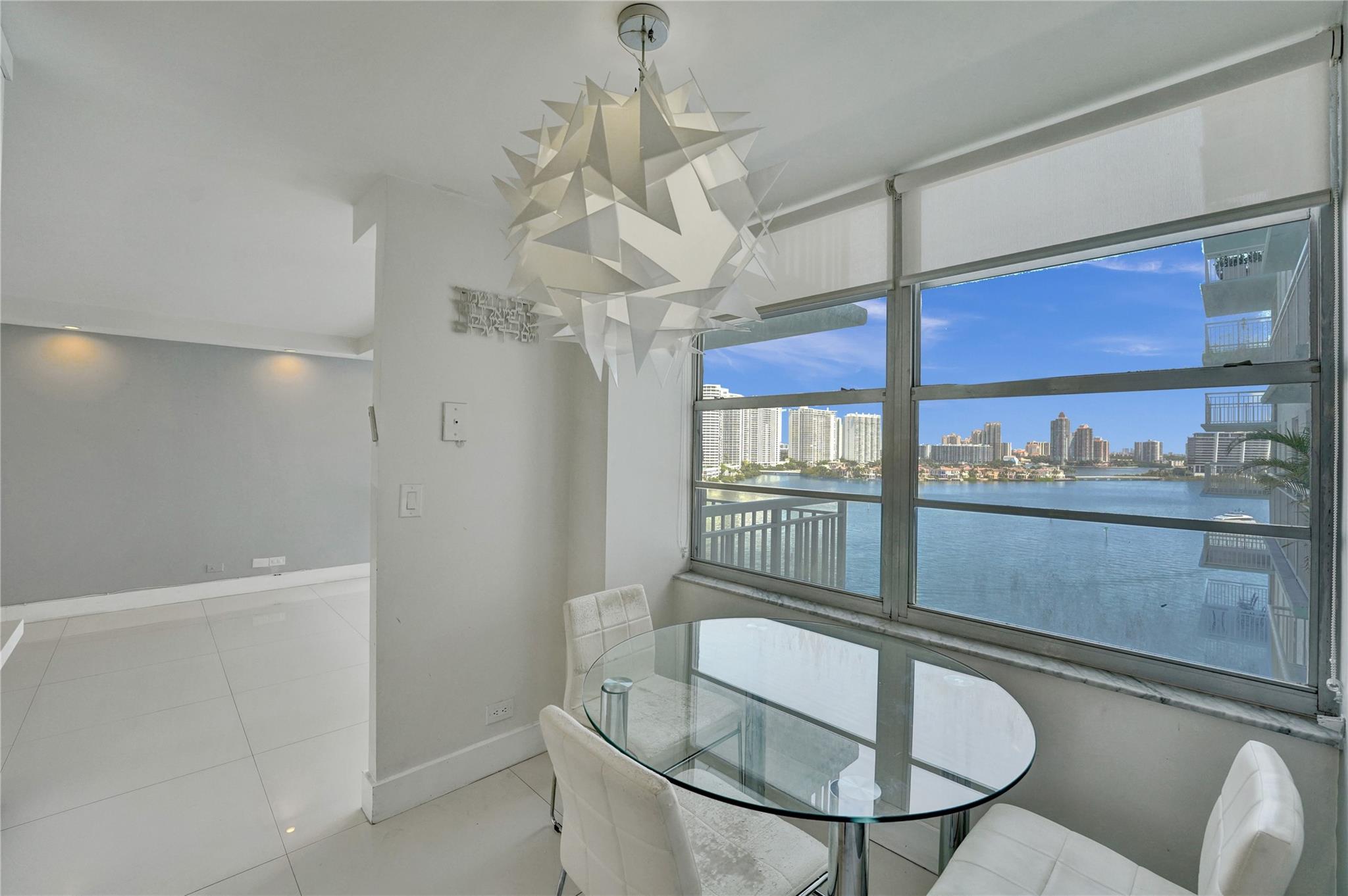 image Winston Towers 5008