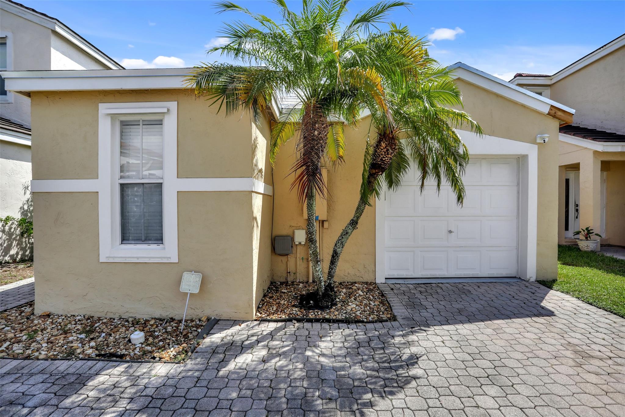 3338 Chickee Ln