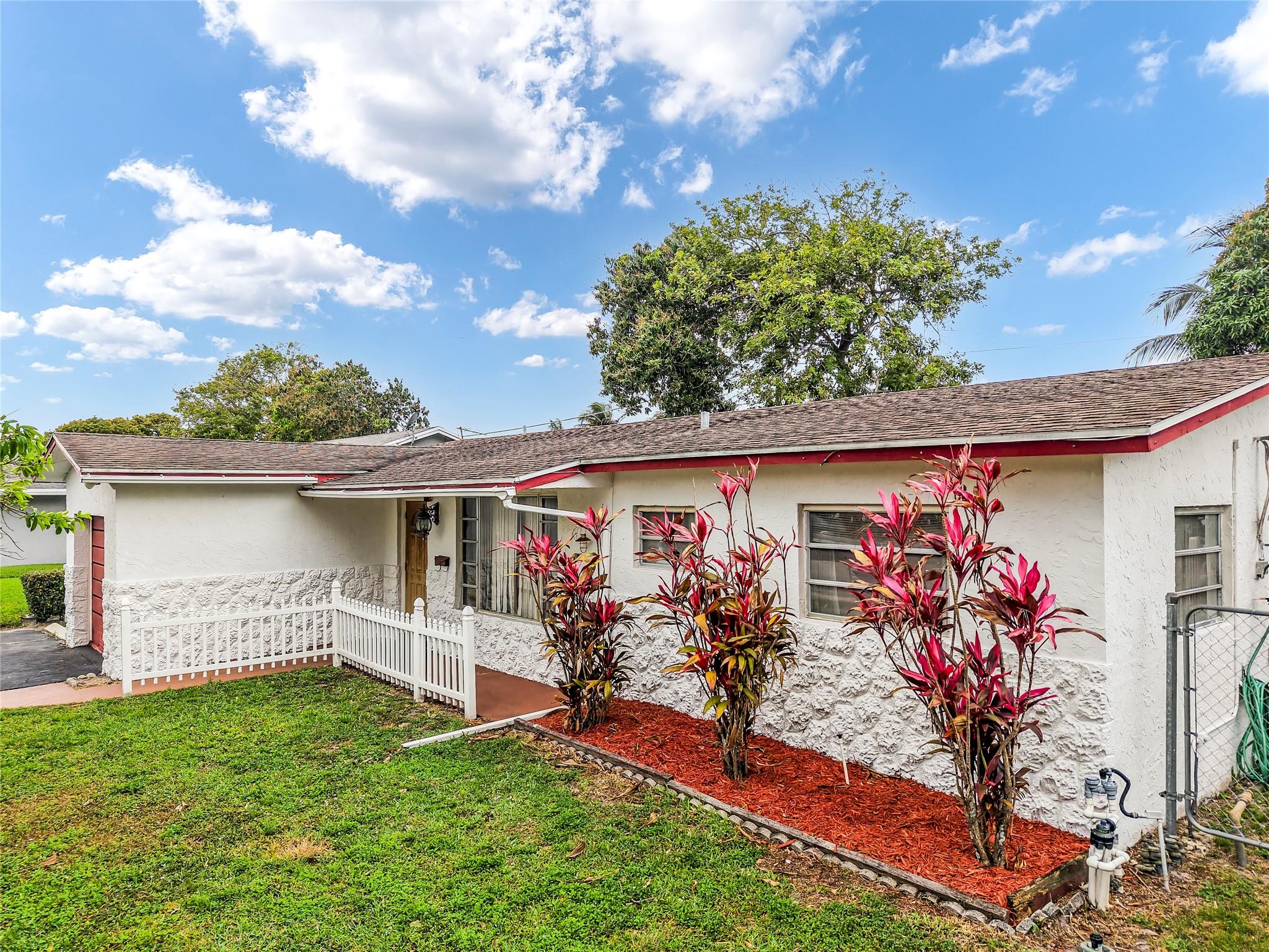 4801 NW 17th Ct