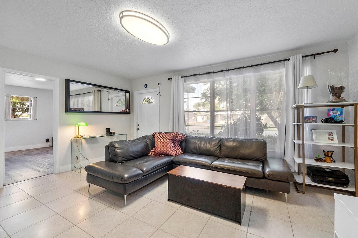 1130 NW 42nd Oakland Park, FL 33309