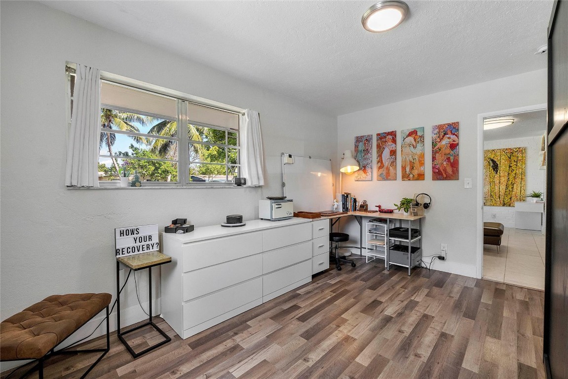 1130 NW 42nd Oakland Park, FL 33309