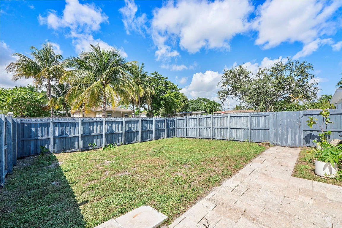 1130 NW 42nd Oakland Park, FL 33309