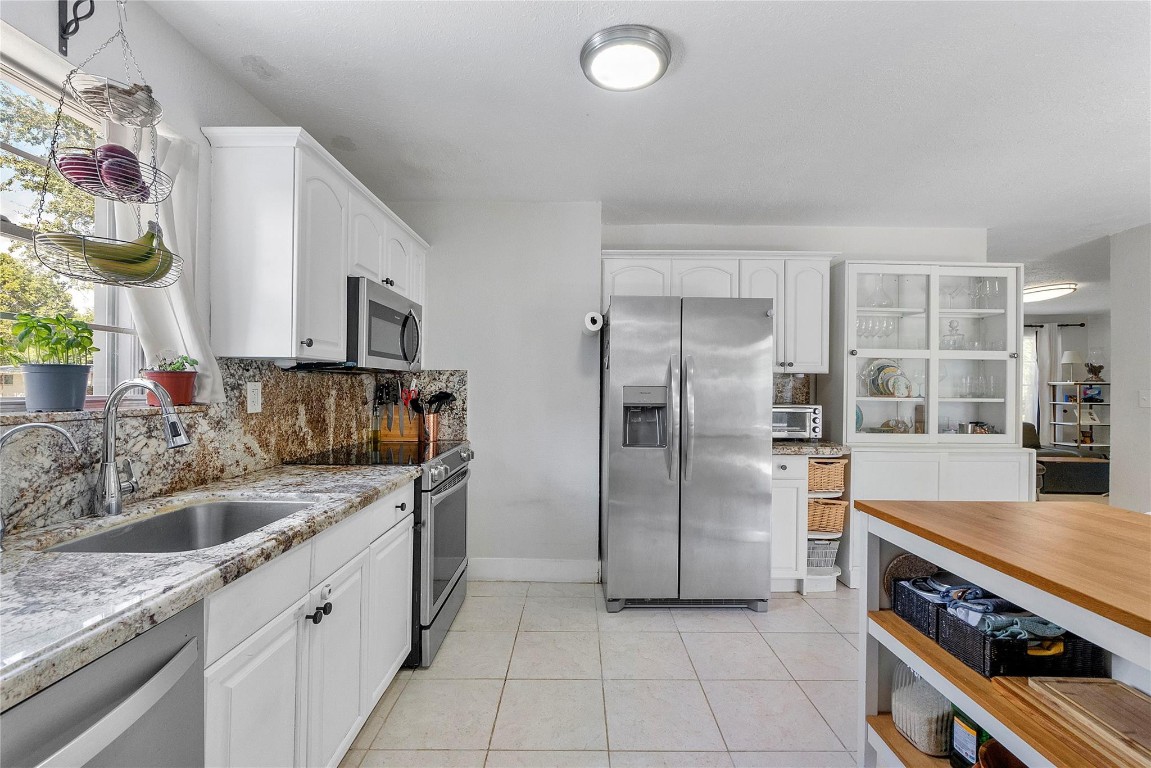 1130 NW 42nd Oakland Park, FL 33309