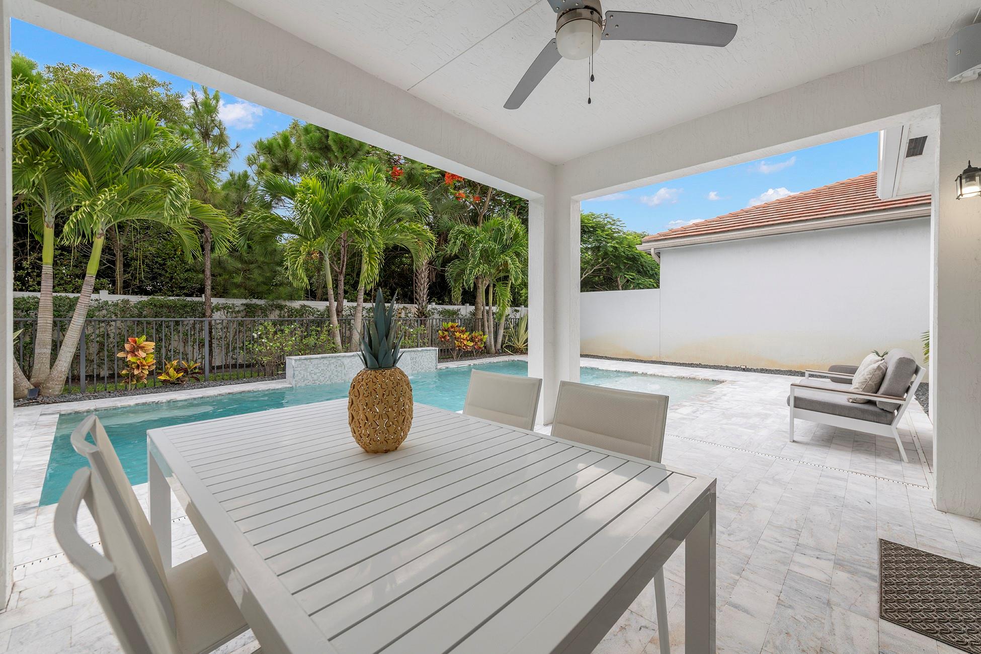 7313 Stella Ln Lake Worth, FL 33463