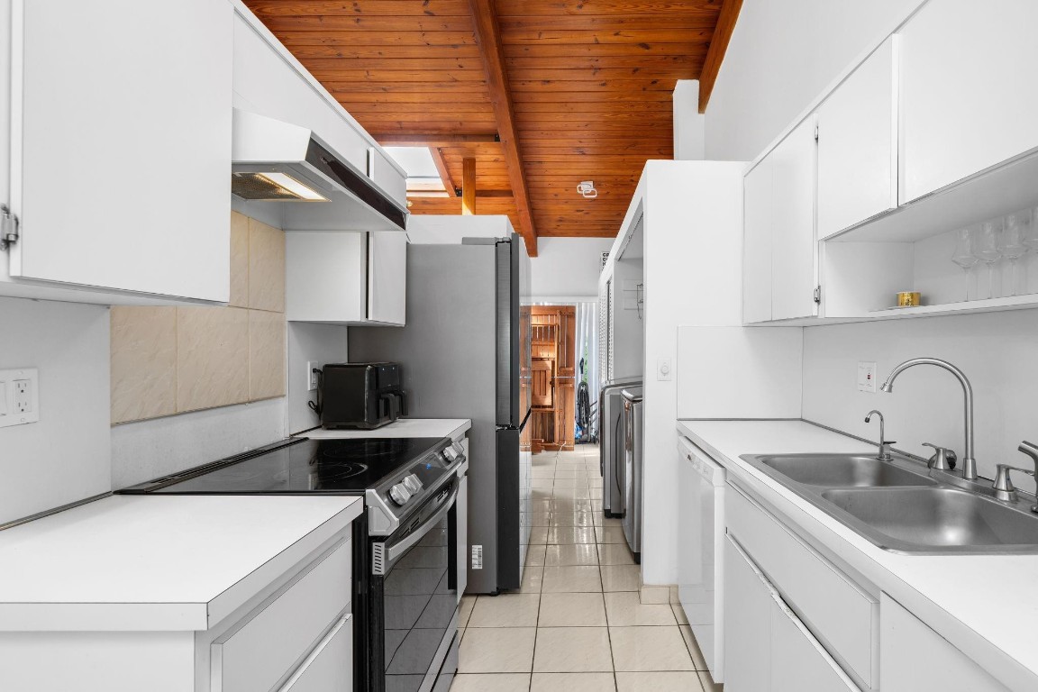 2679 S Parkview #2679 Hallandale Beach, FL 33009