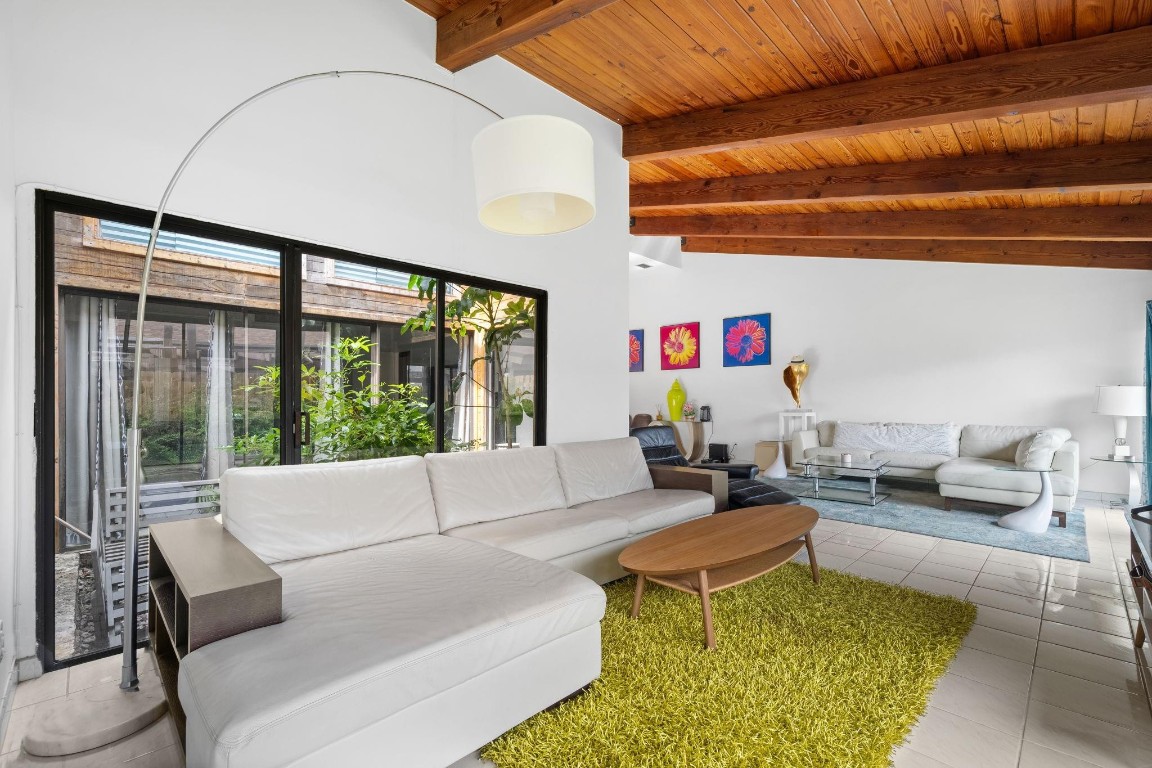 2679 S Parkview #2679 Hallandale Beach, FL 33009