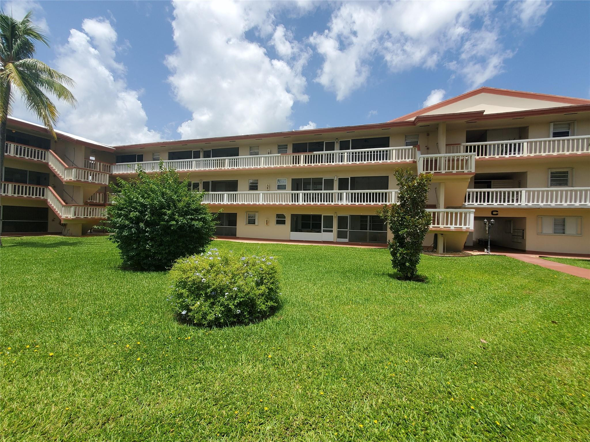 5300 Washington #114C