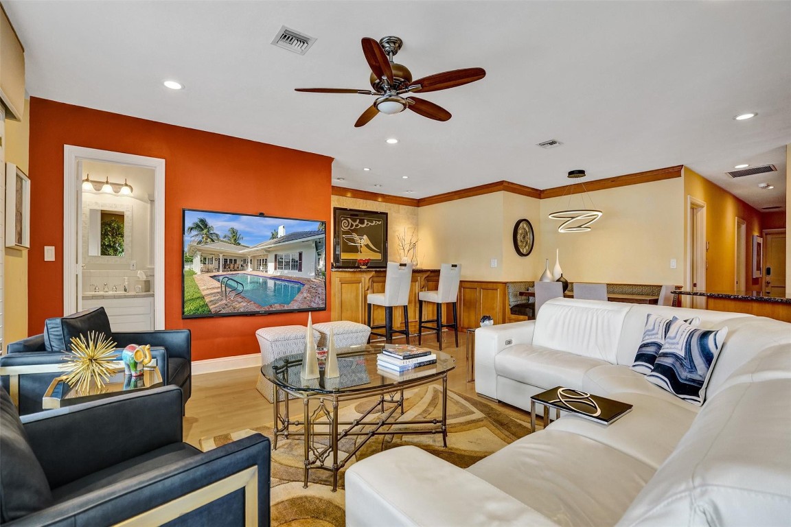 7 Saranac Sea Ranch Lakes, FL 33308