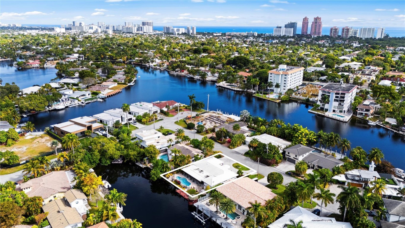 1735 NE 23rd Fort Lauderdale, FL 33305