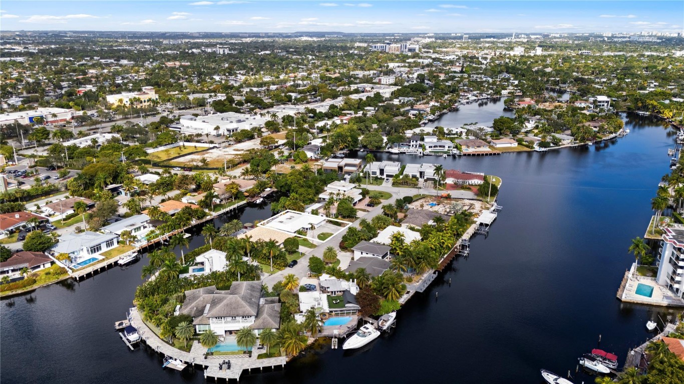 1735 NE 23rd Fort Lauderdale, FL 33305