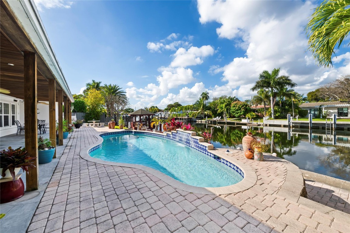 1735 NE 23rd Fort Lauderdale, FL 33305