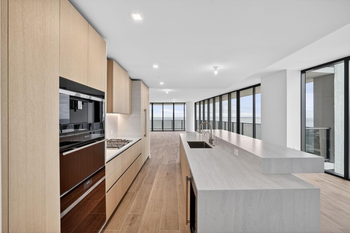 900 N Ocean #1401 Pompano Beach, FL 33062