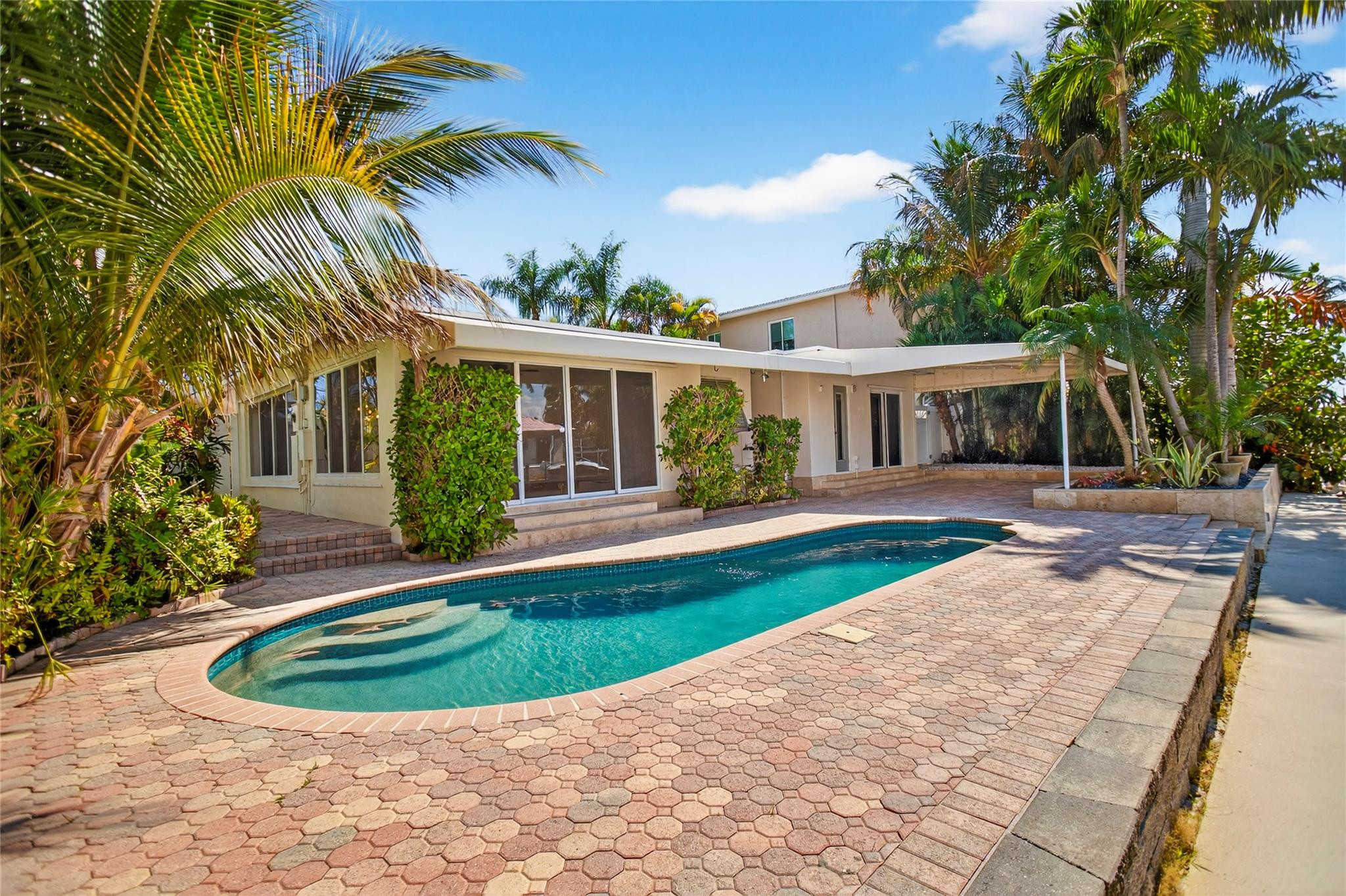 601 SE 5th Pompano Beach, FL 33060