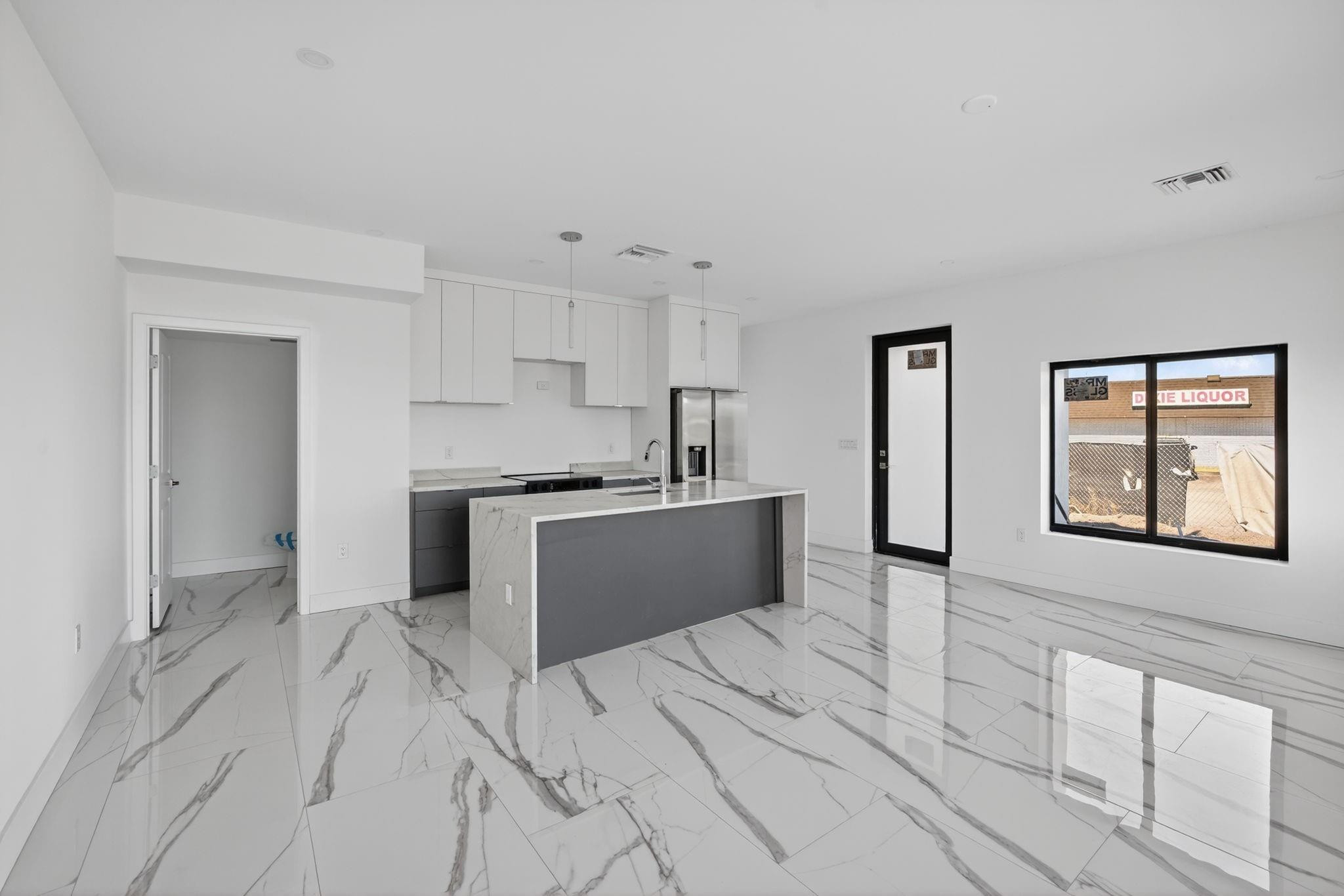 1531-1537 N Dixie #1531