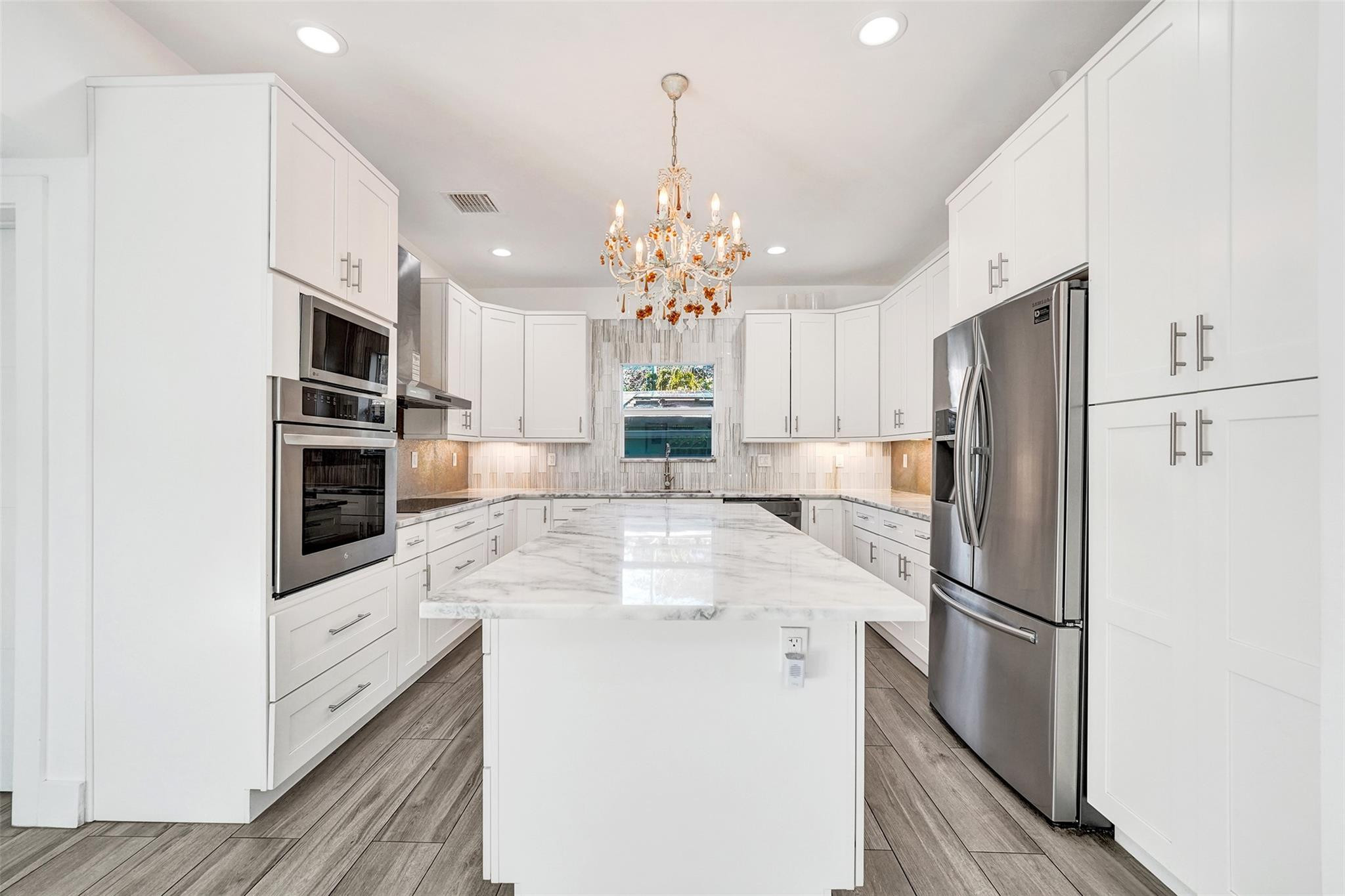 2502 NE 6th Wilton Manors, FL 33305