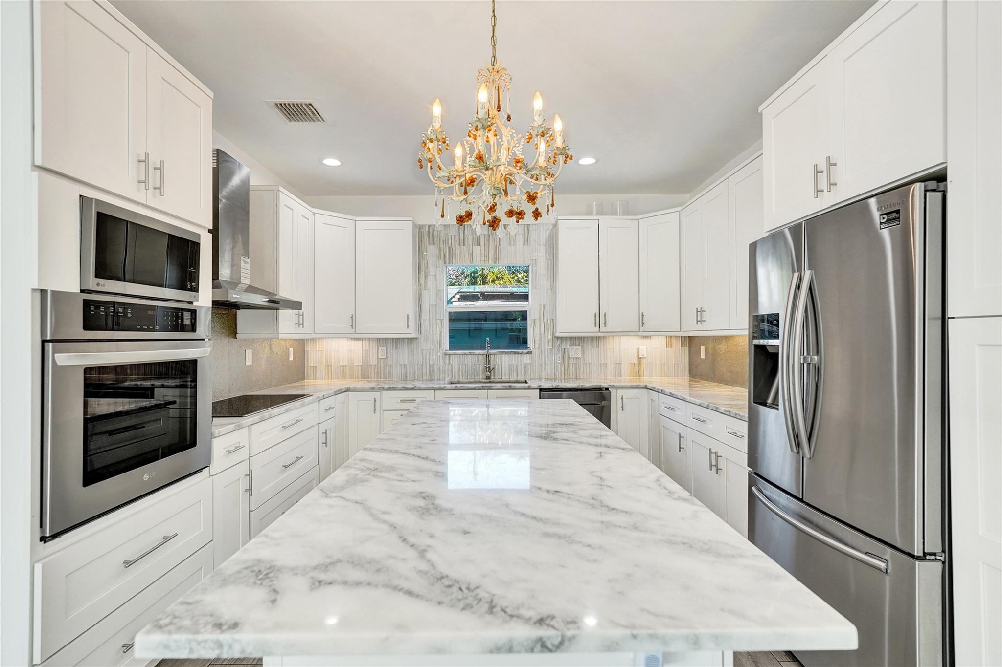 2502 NE 6th Wilton Manors, FL 33305