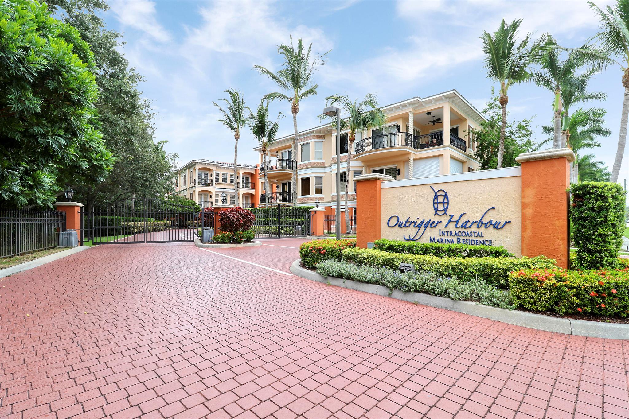 1508 NE Outrigger Landings Dr #310