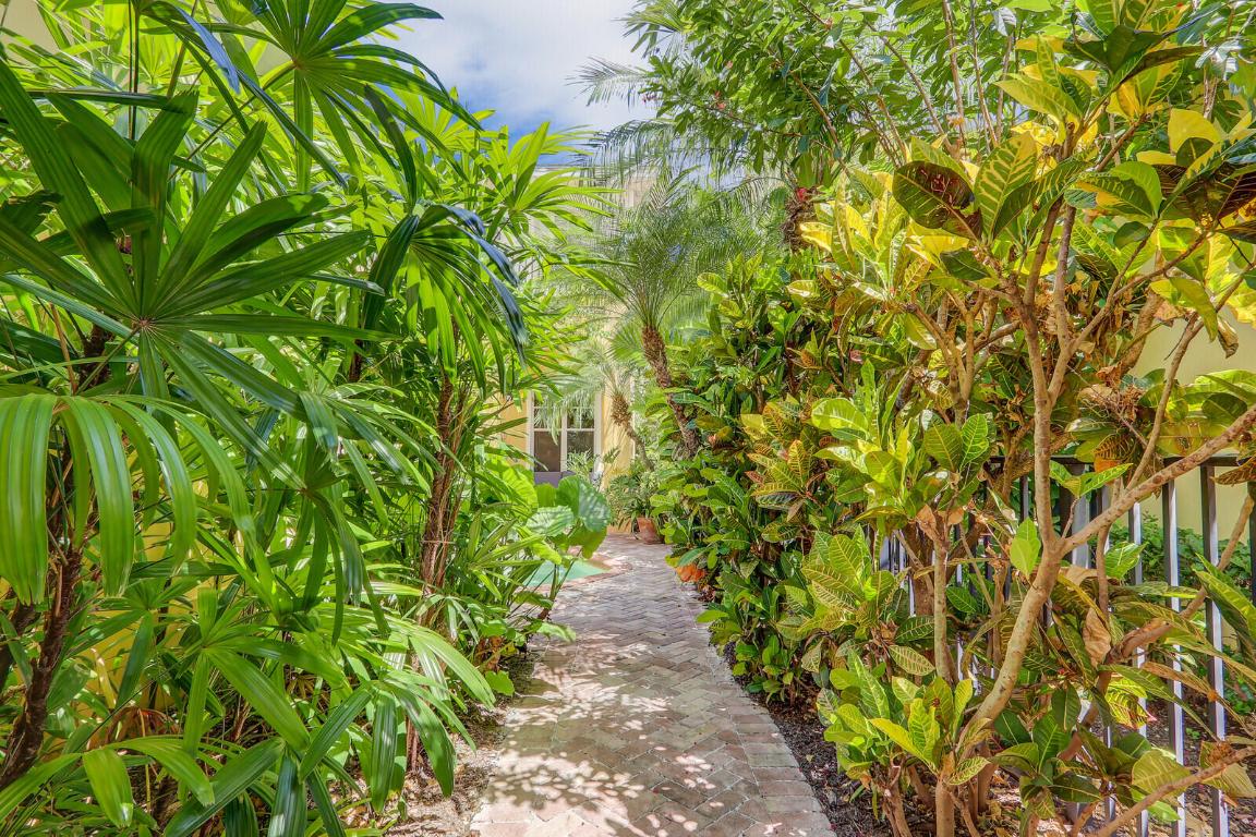 122 Inkberry Jupiter, FL 33458