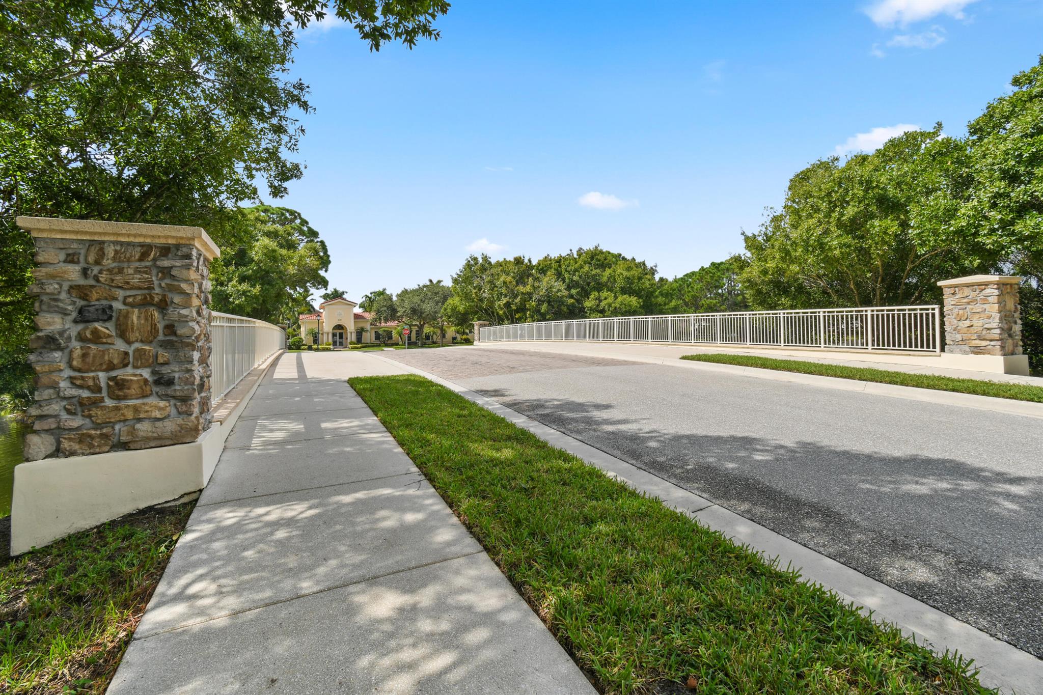 102 Lismore Ln Jupiter, FL 33458