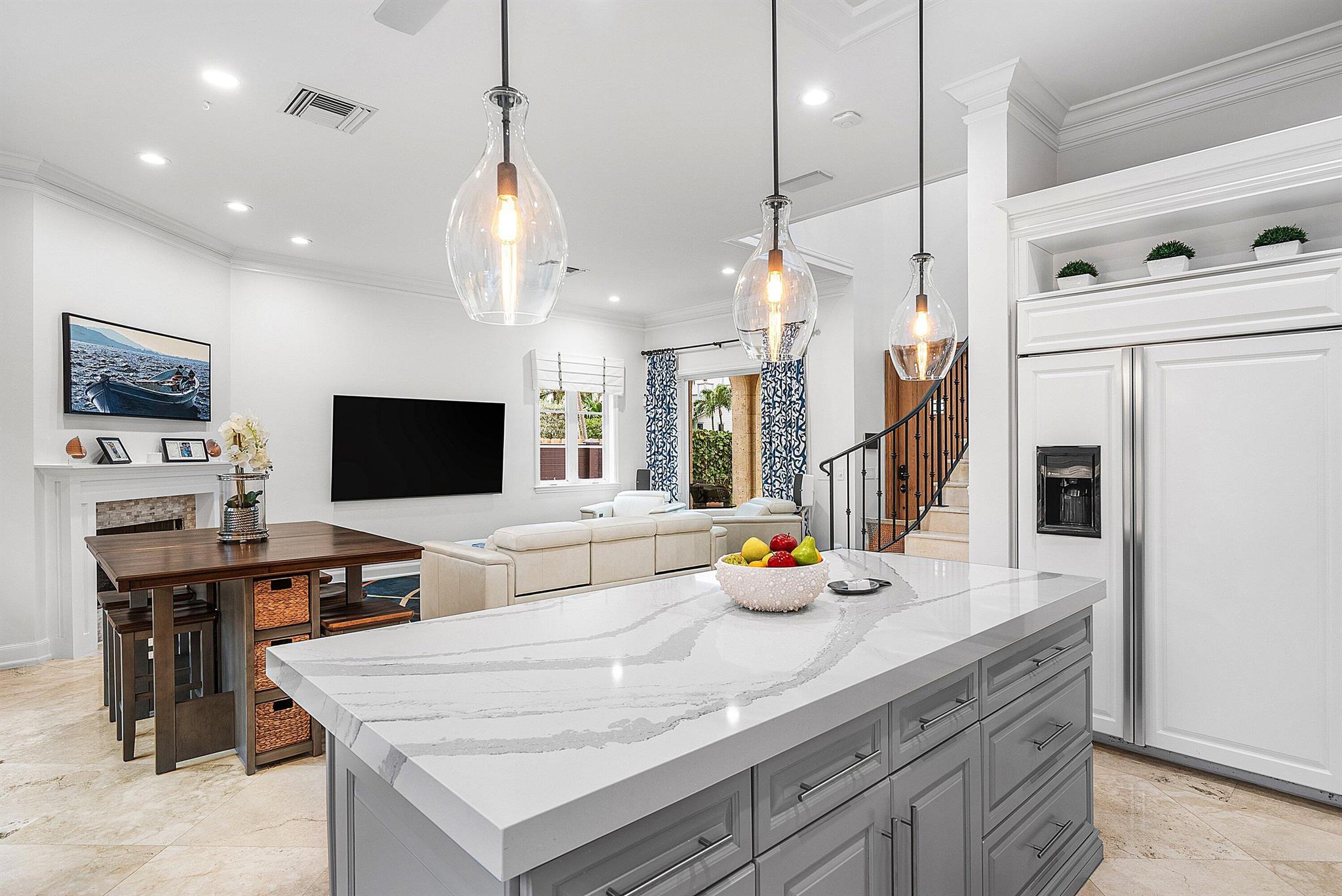 27 Hersey Dr Ocean Ridge, FL 33435