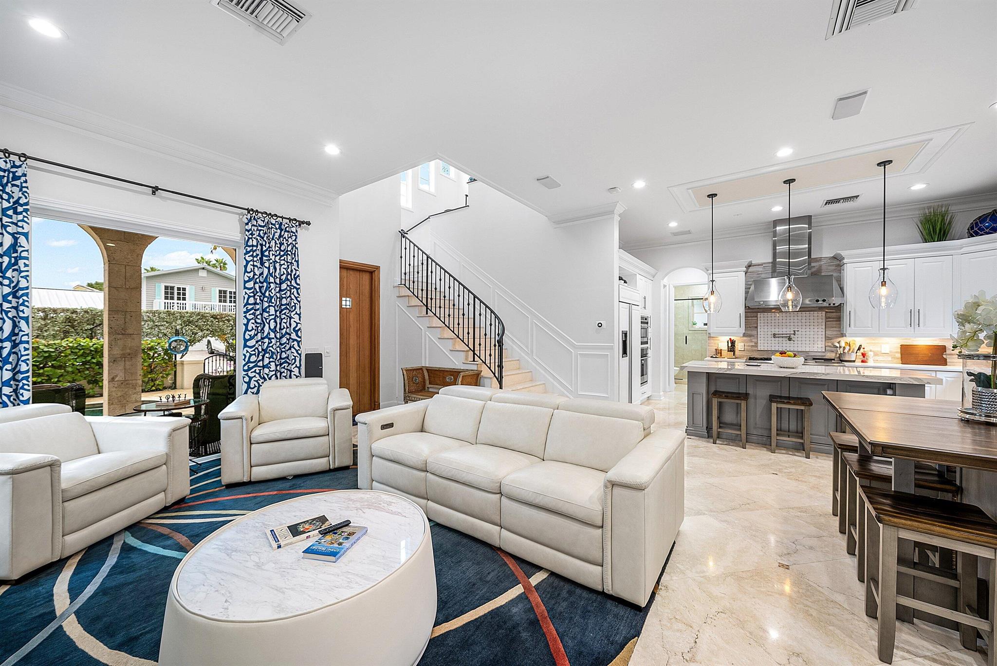 27 Hersey Dr Ocean Ridge, FL 33435