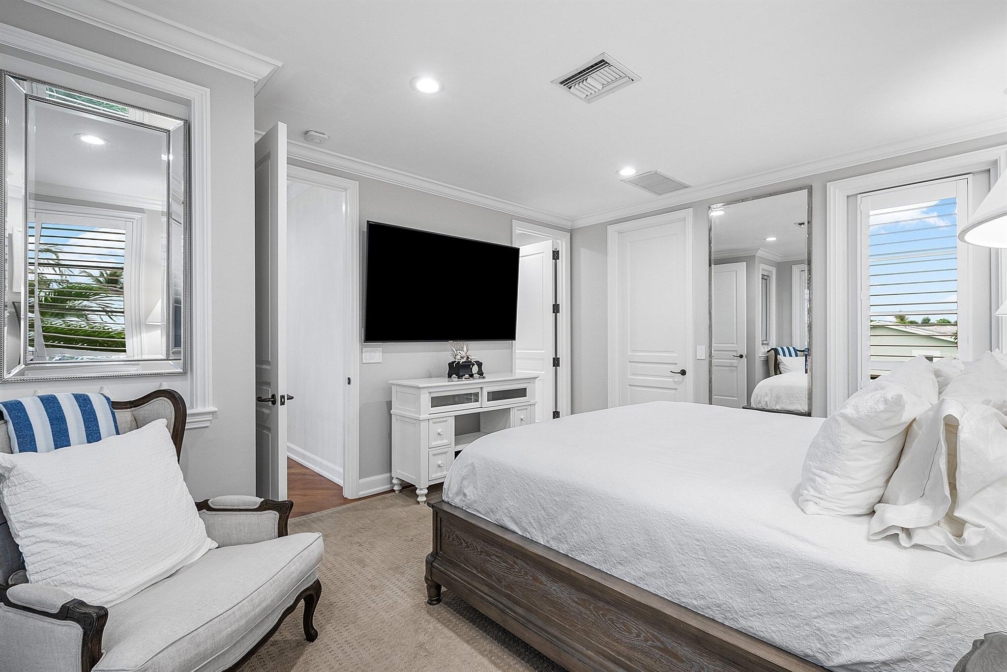 27 Hersey Dr Ocean Ridge, FL 33435