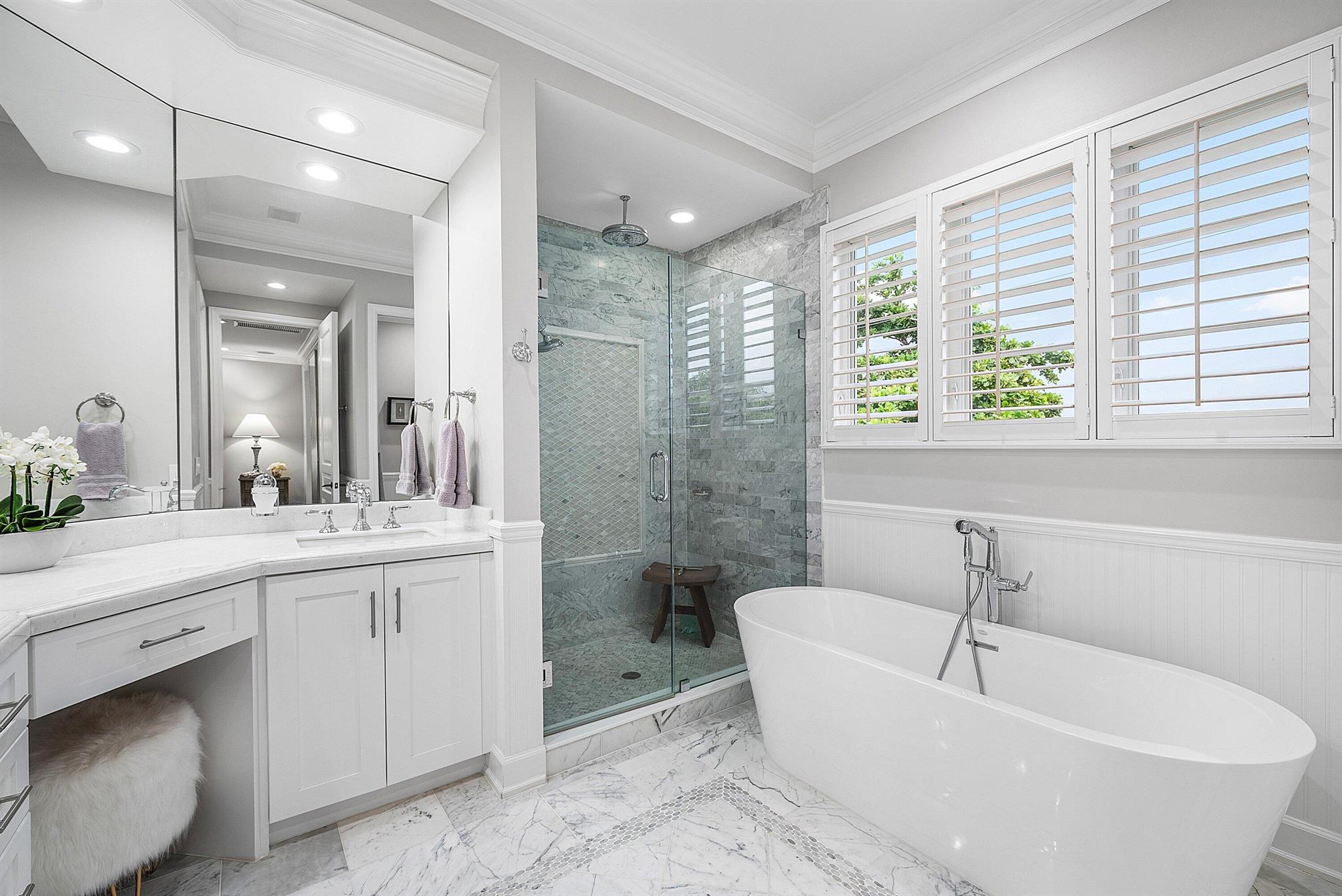 27 Hersey Dr Ocean Ridge, FL 33435