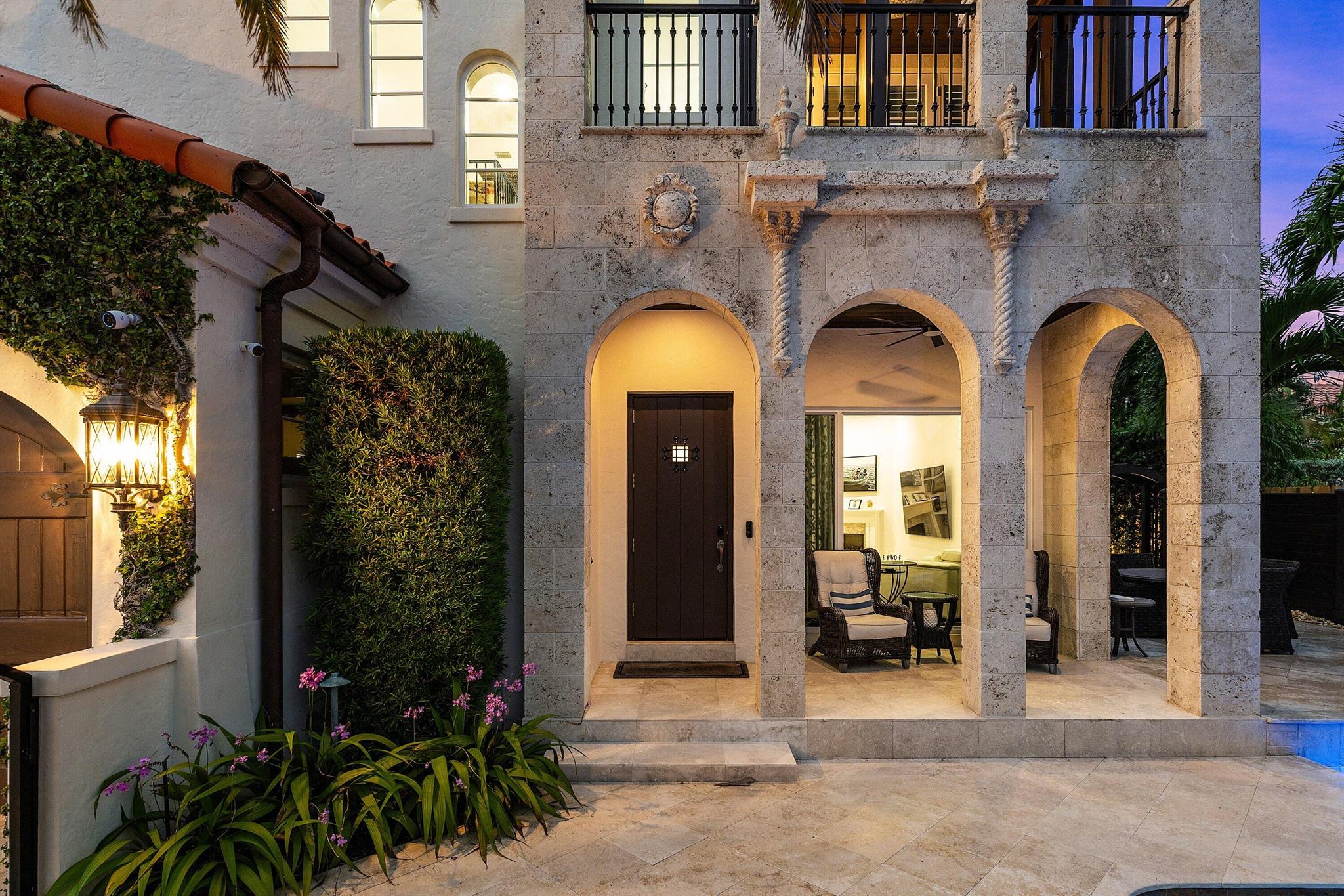 27 Hersey Dr Ocean Ridge, FL 33435