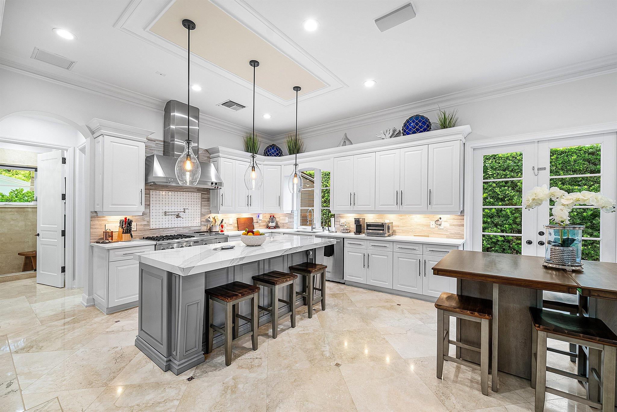 27 Hersey Dr Ocean Ridge, FL 33435