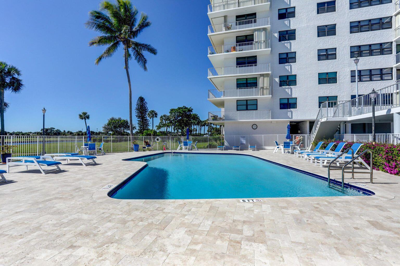 336 Golfview Rd #203