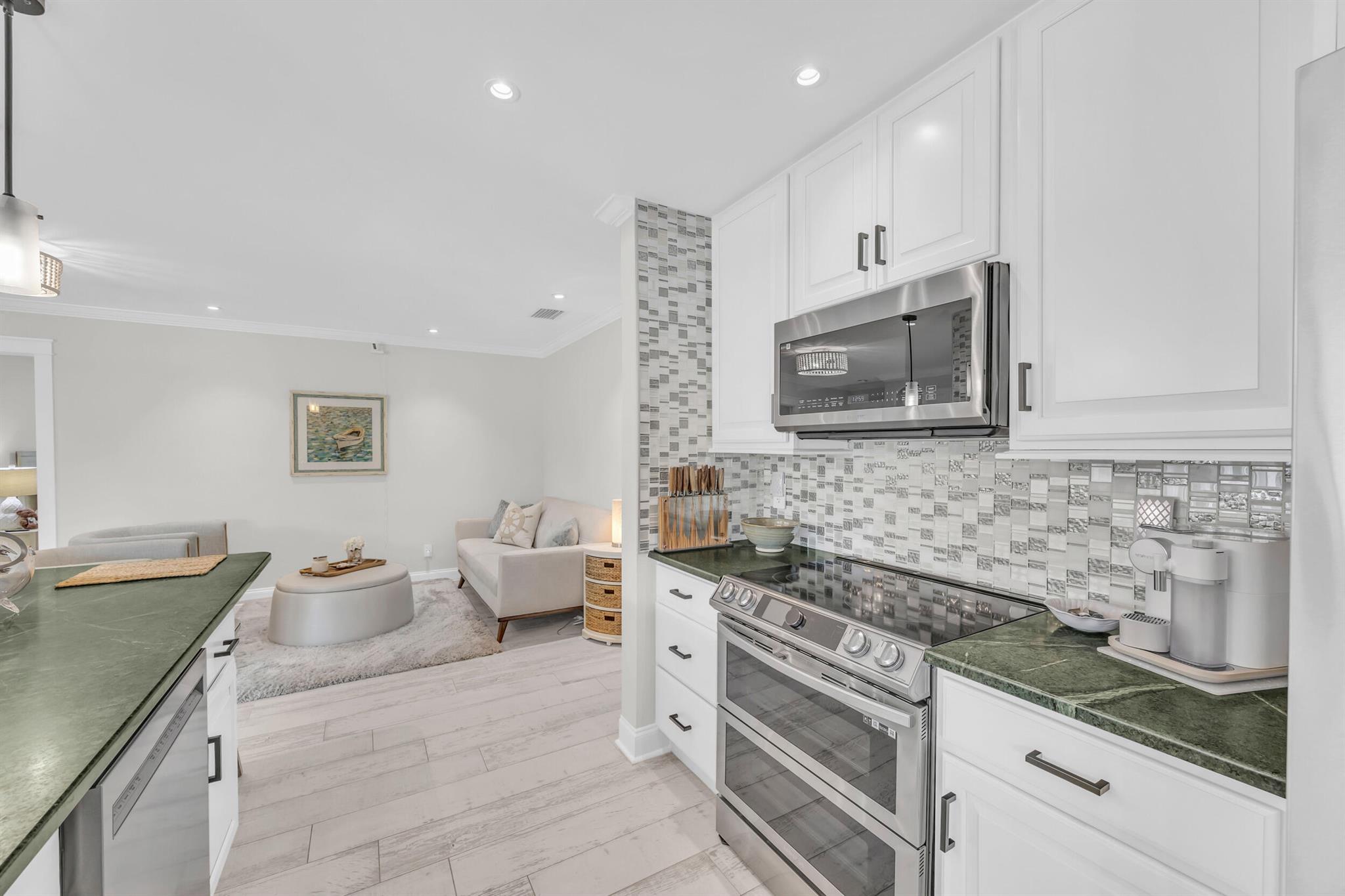 11 SE Splitrail Cir Jupiter, FL 33469