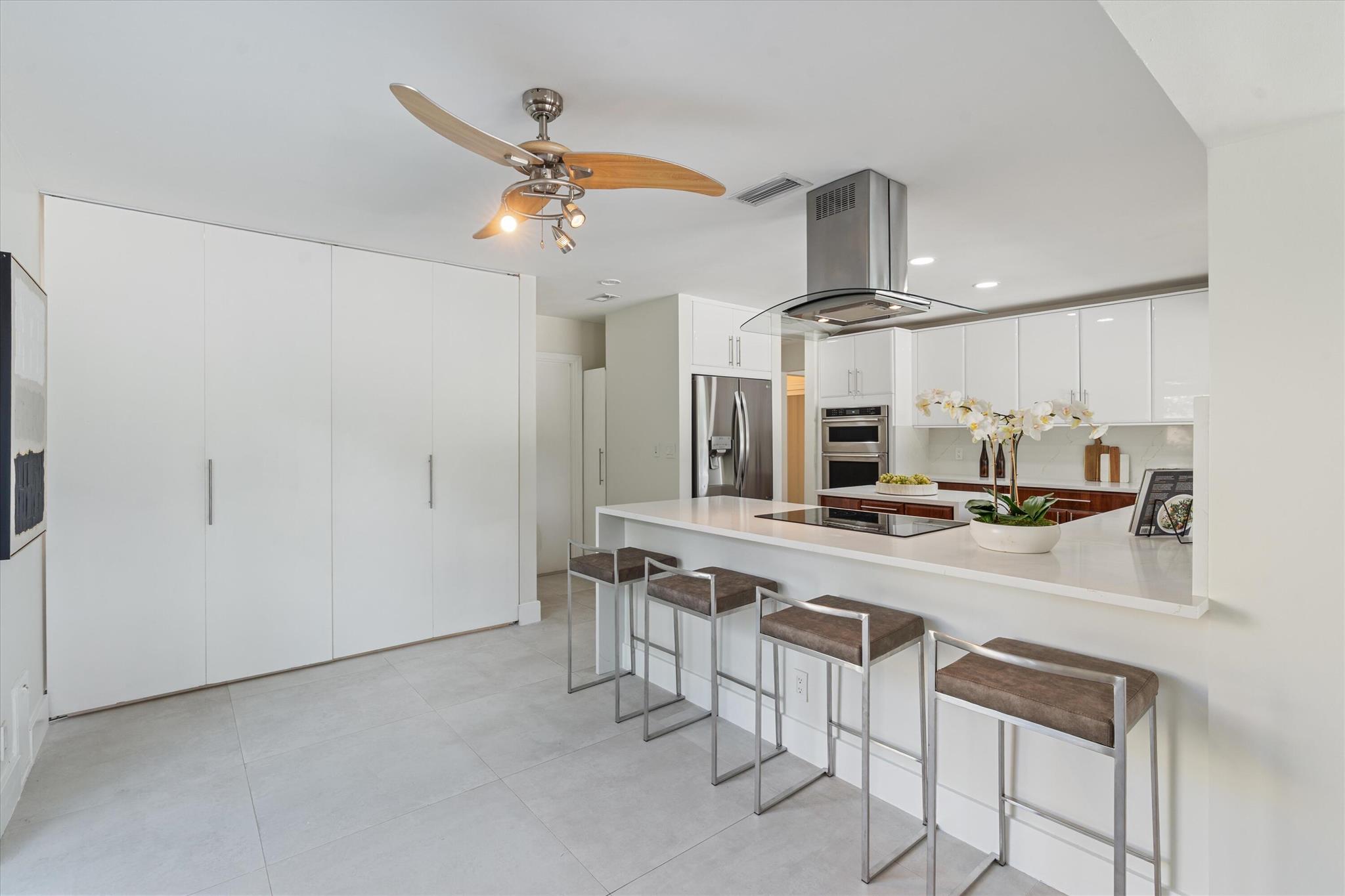 654 Pine Lk Dr Delray Beach, FL 33445