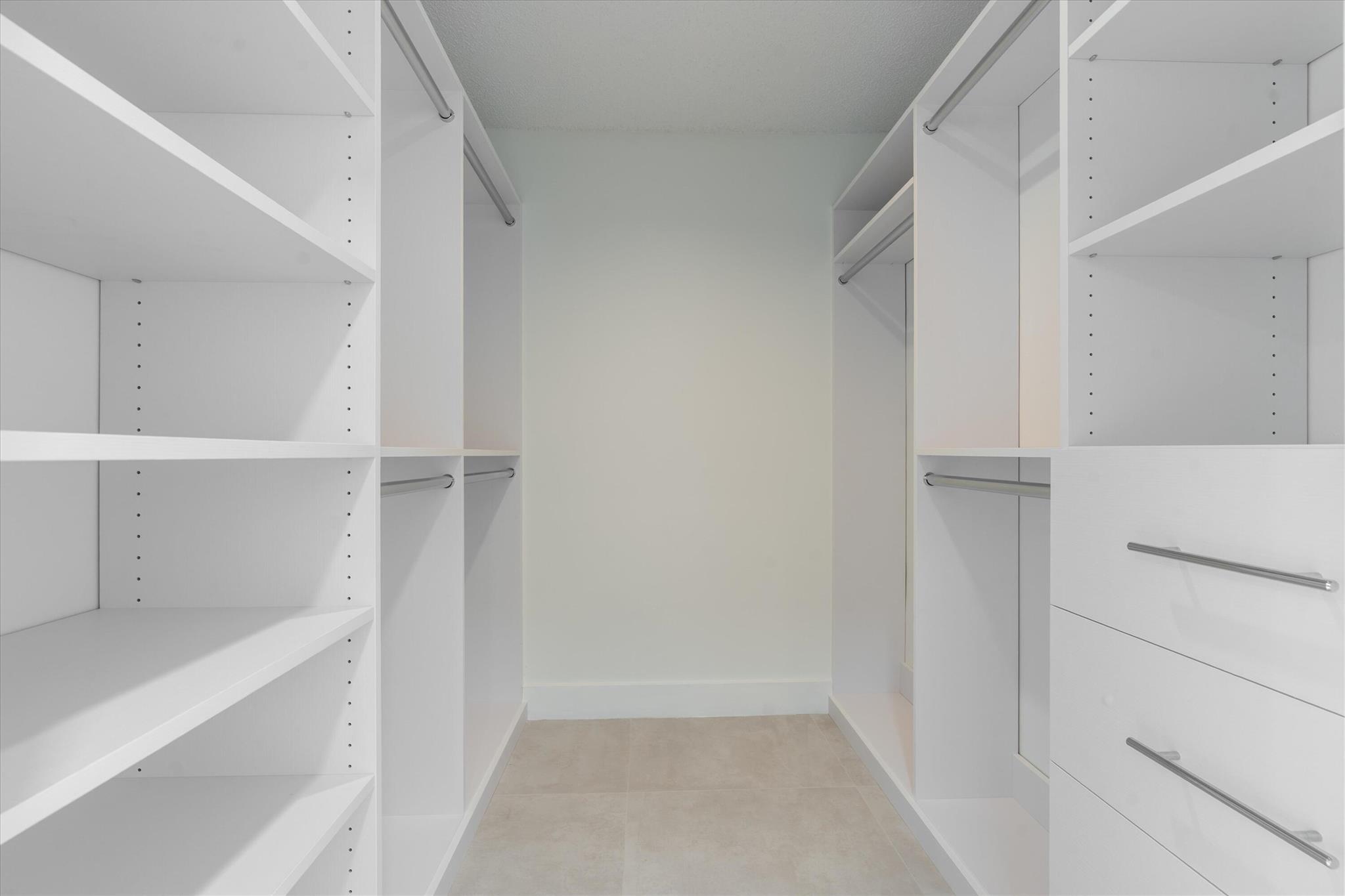 654 Pine Lk Dr Delray Beach, FL 33445