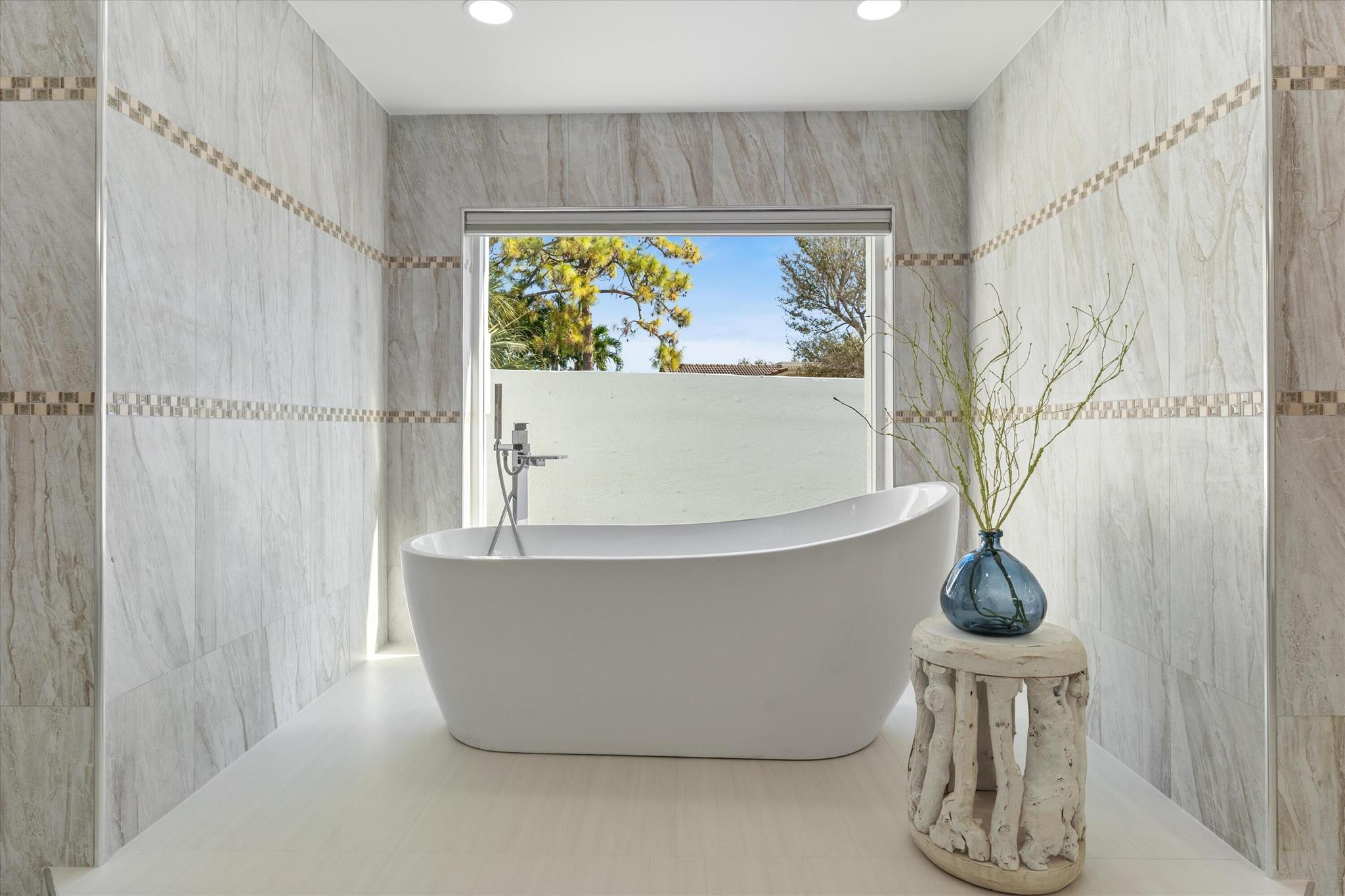 654 Pine Lk Dr Delray Beach, FL 33445